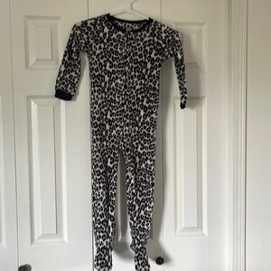 The Children’s Place Onesie Jammies Size 5T🥰🥰